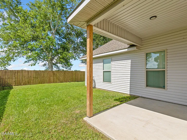 121 Gentle Crescent Ln — Photo 9