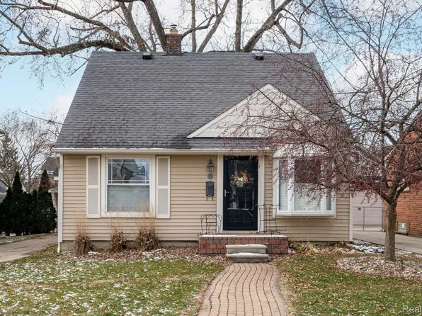 651 Pacific St, Plymouth, MI 48170