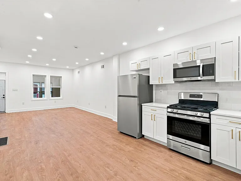 269 S Hirst St — Photo 10