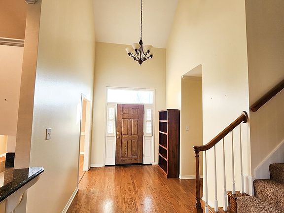 2nd image of 25943 Chamberlain Dr