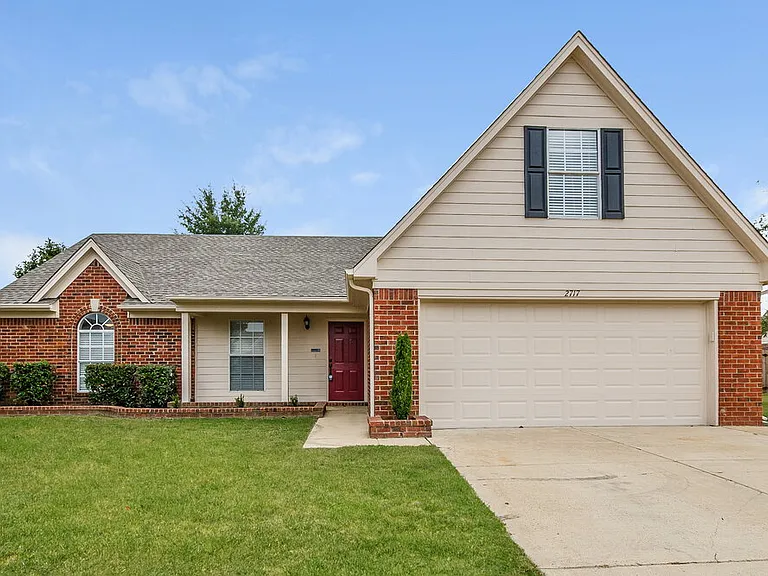 2717 Baird Dr — Photo 1
