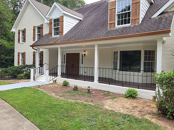 2nd image of 260 Camelot Dr