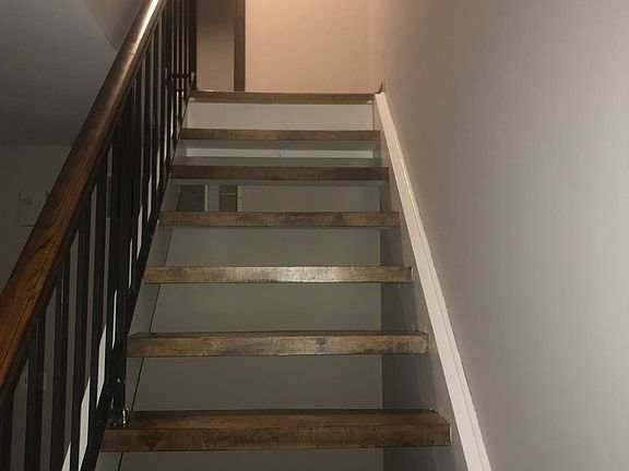 5th image of 310 Farmingdale Cir