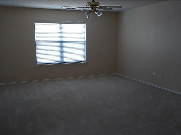 2820 Deer Ridge Dr — Photo 16
