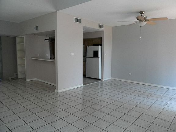 5th image of 3918 Lakewood Dr