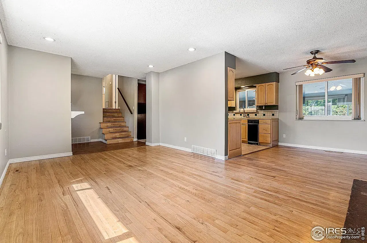 3 bed, 2017 sqft, $2,700 — Photo 4