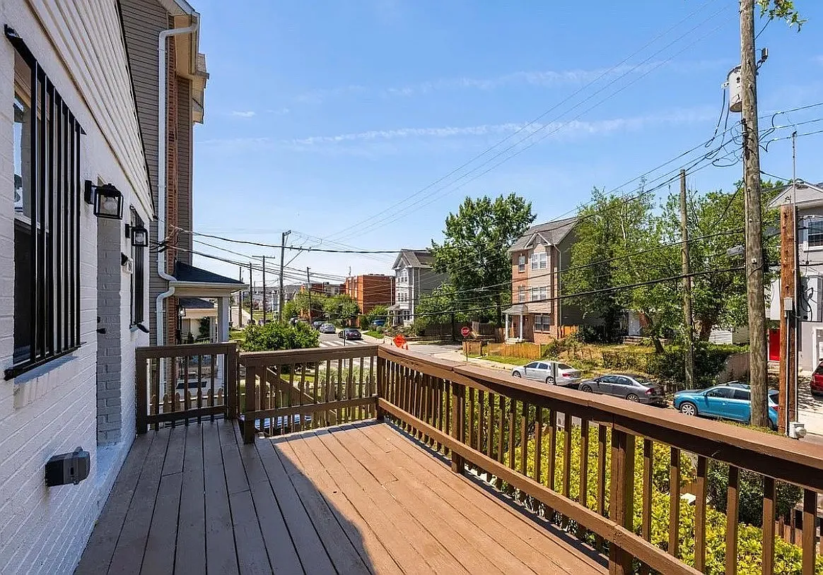 5 bed, 3.0 bath, 1570 sqft, $6,250 — Photo 1