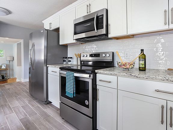 4th image of 5859 Bartram Cir N