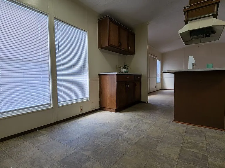 1022 Linda Ln — Photo 11