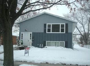 1226 Smith St, Green Bay, WI 54302