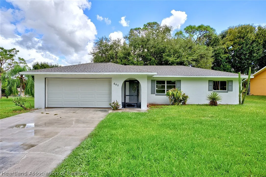 3 bed, 2.0 bath, 1072 sqft, $1,750 — Photo 2