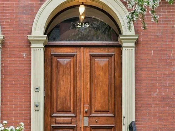3rd image of 214 Beacon St