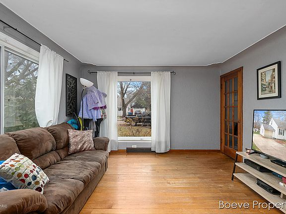 4th image of 187 E 38th St