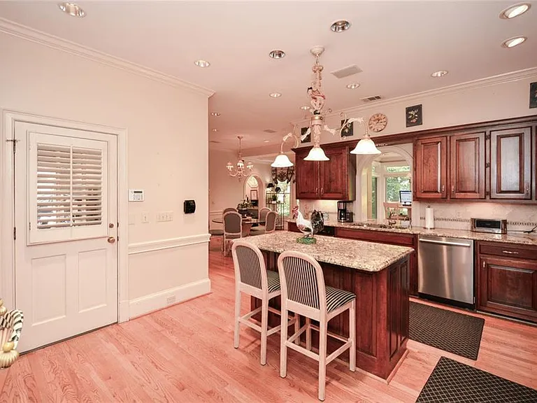 1640 Lazy River Ln — Photo 25