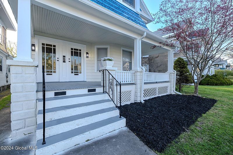 5th image of 1327 Glenwood Boulevard