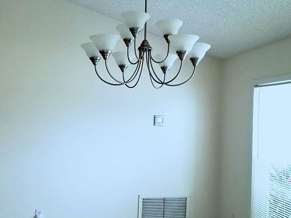 3rd image of 4324 S Lakes Cir