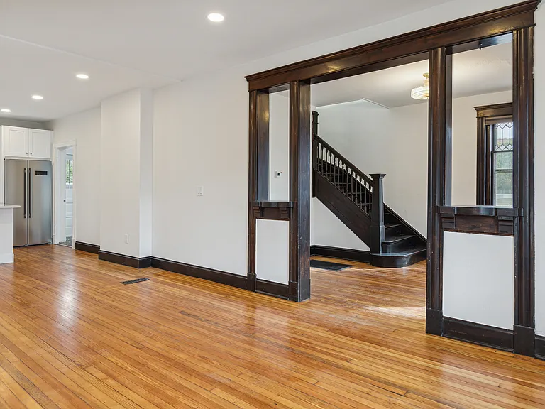 Lincoln Park Apartments — Photo 13