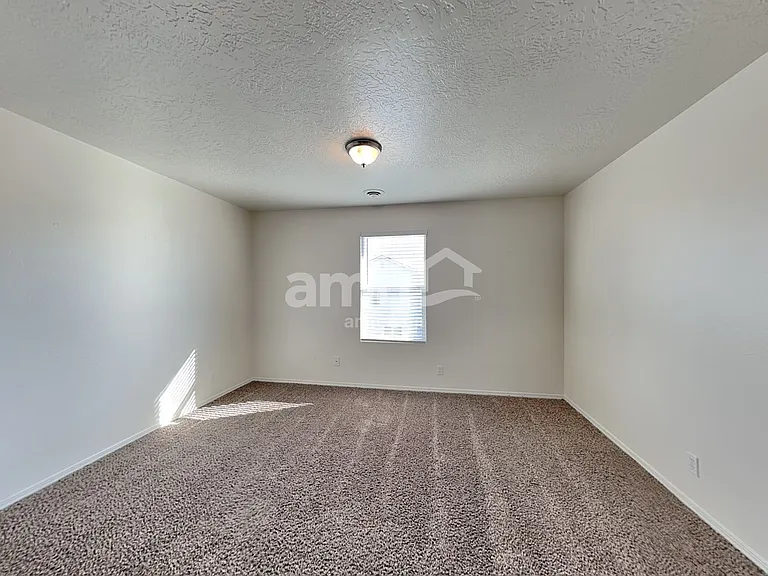 895 E Folgado Ct — Photo 11
