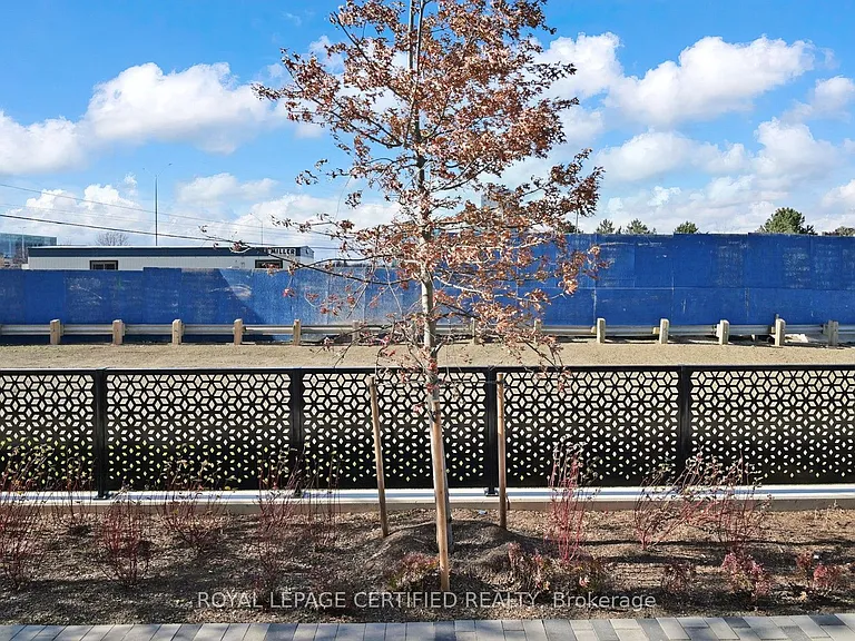 2495 Eglinton Ave W #205 — Photo 39