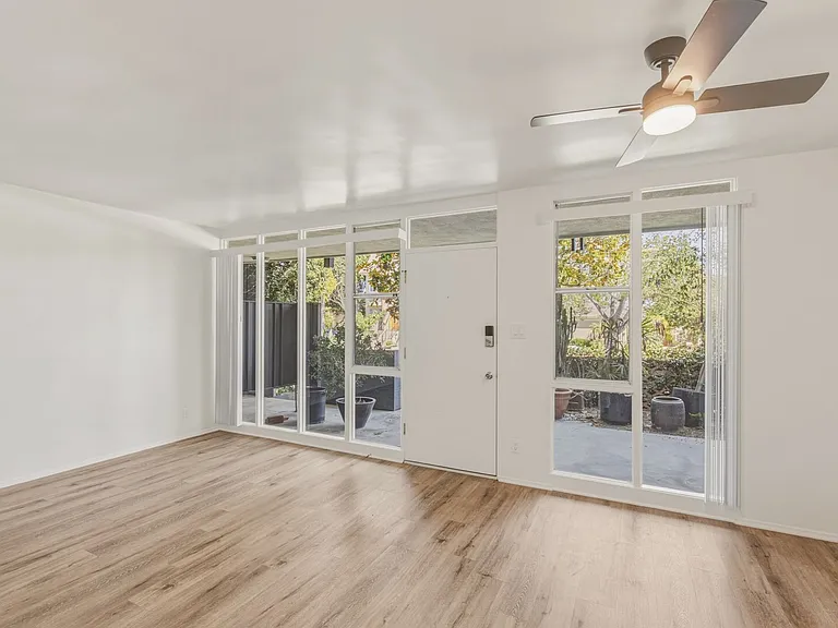 Montana Avenue Residences — Photo 4