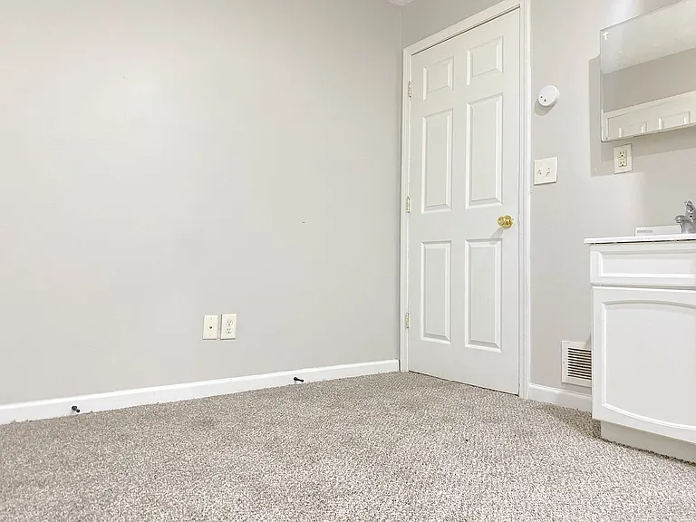 4420 N 48th St — Photo 18