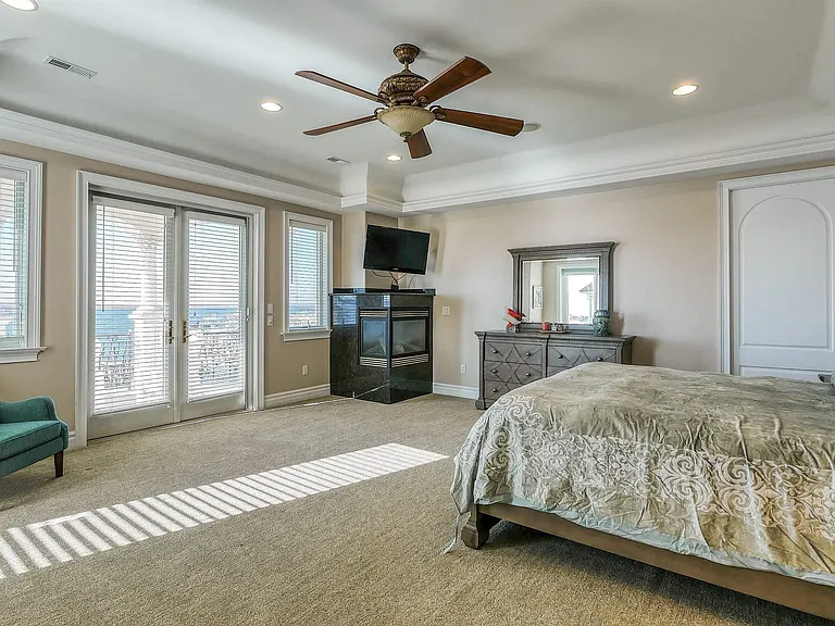 530 W Shore Dr — Photo 41