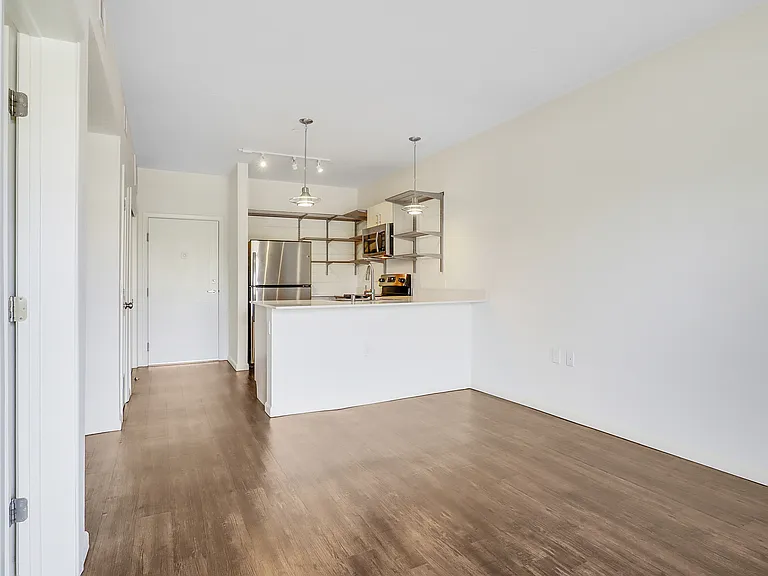 Unit 204 has exact layout as 206 "Rail Runner" (Called "Red River" in virtual tour)