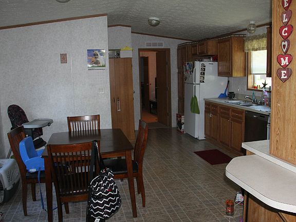 5th image of 104 Newton St