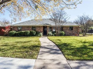 300 Meadowglen Cir, Coppell, TX 75019