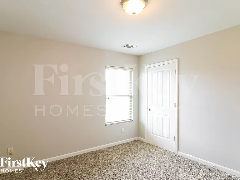 5519 Luther Ct — Photo 15