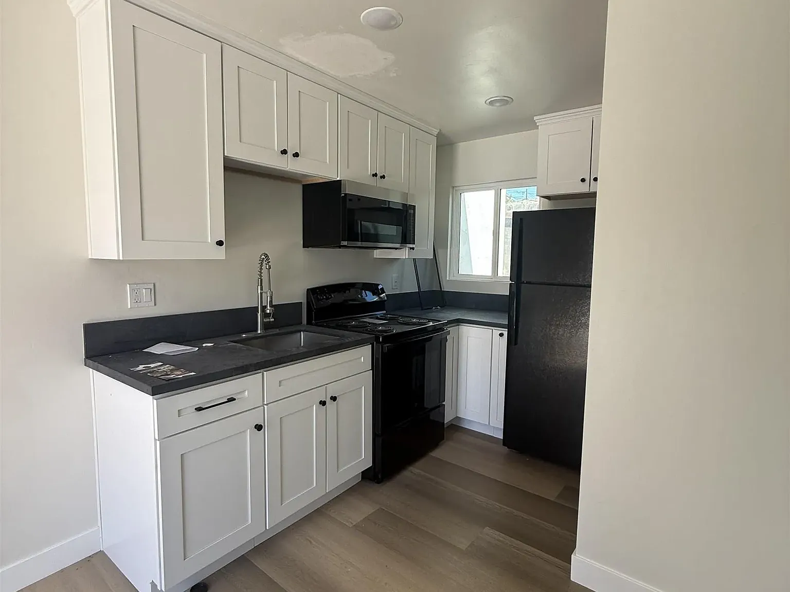 Studio, 1.0 bath, 203 sqft, $2,000 — Photo 4
