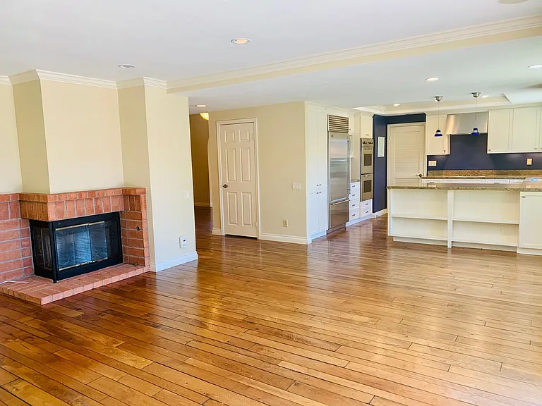 4437 Mensha Pl — Photo 11