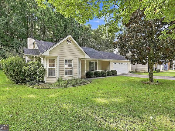 3rd image of 128 Treillage Ln