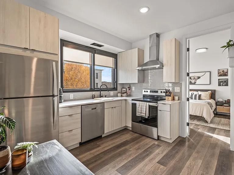 Olive Apartments — Photo 4