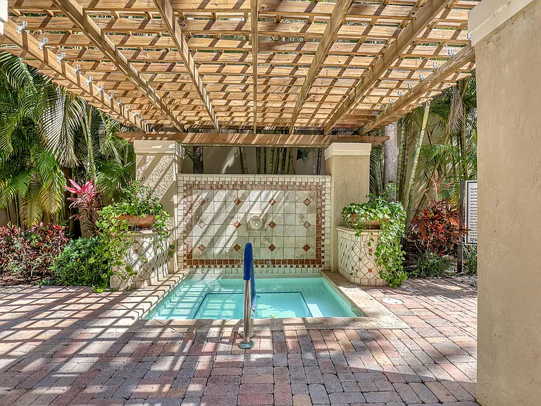 651 Okeechobee Blvd #403 — Photo 36