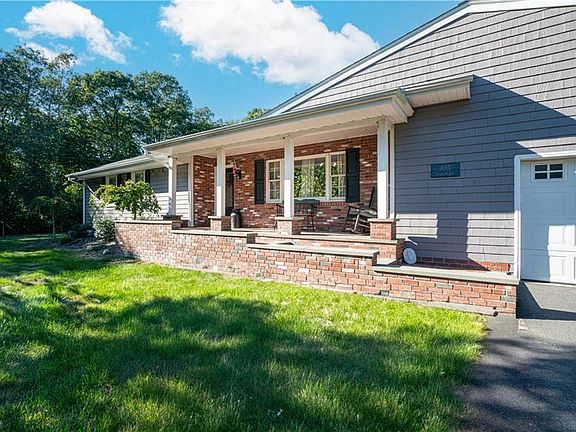 3rd image of 105 Lazywood Ln