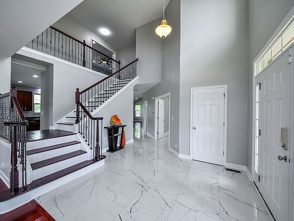 4th image of 2393 Bryn Mawr Ln