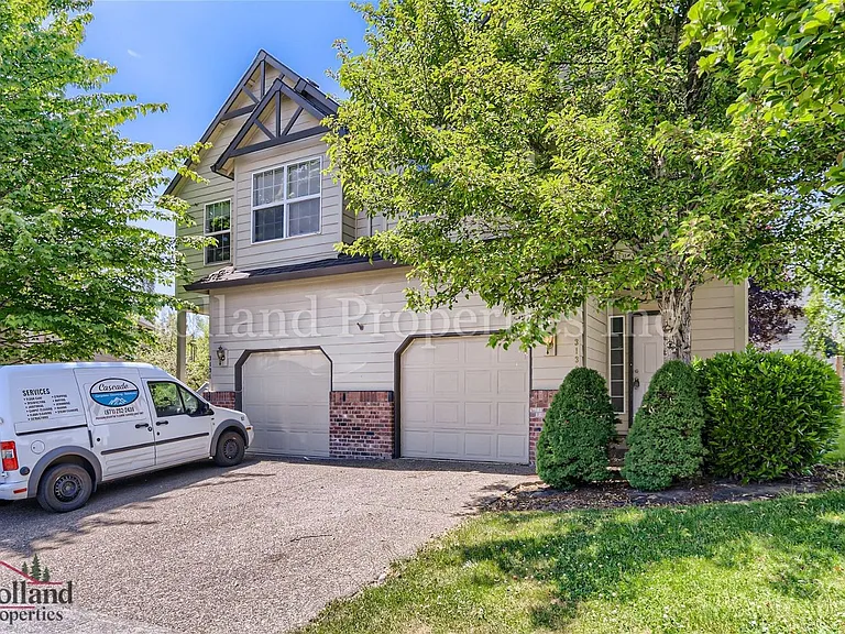 3133 NE 13th Pl — Photo 3