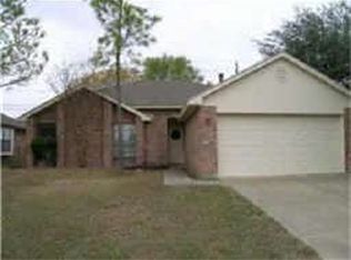806 Simon Dr, Cedar Hill, TX 75104