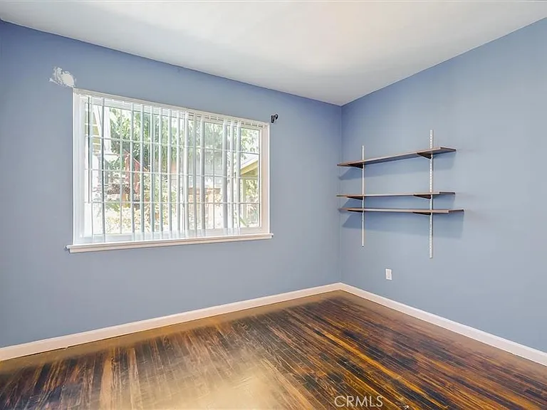 8512 Remmet Ave — Photo 32