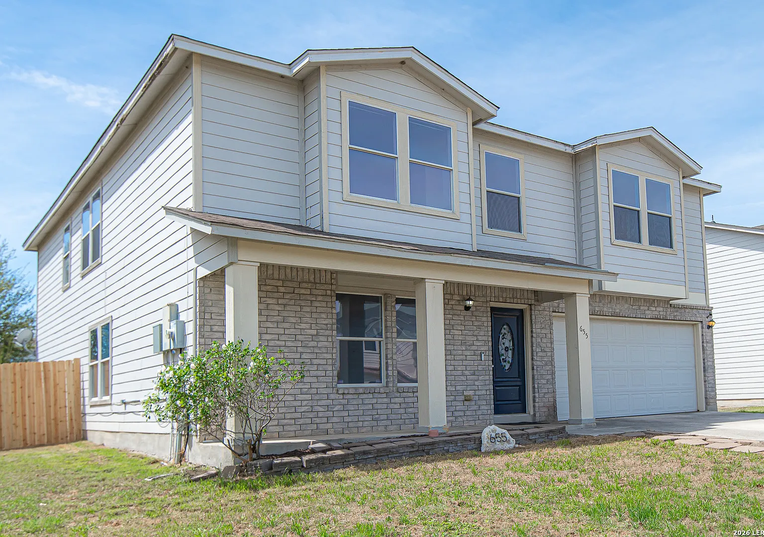 5 bed, 2.5 bath, 3660 sqft, $2,200 — Photo 3