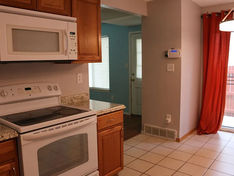 1342 Firefly Cir — Photo 3