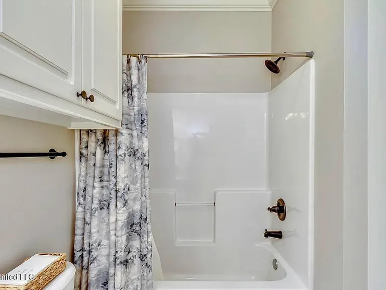 132 Hanover St — Photo 13