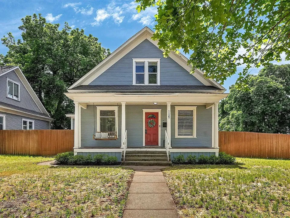 1127 W Fairview Ave