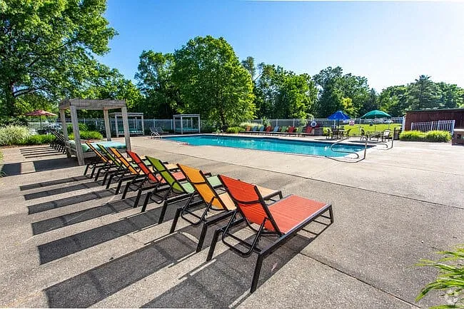 Waterford Square — Photo 31