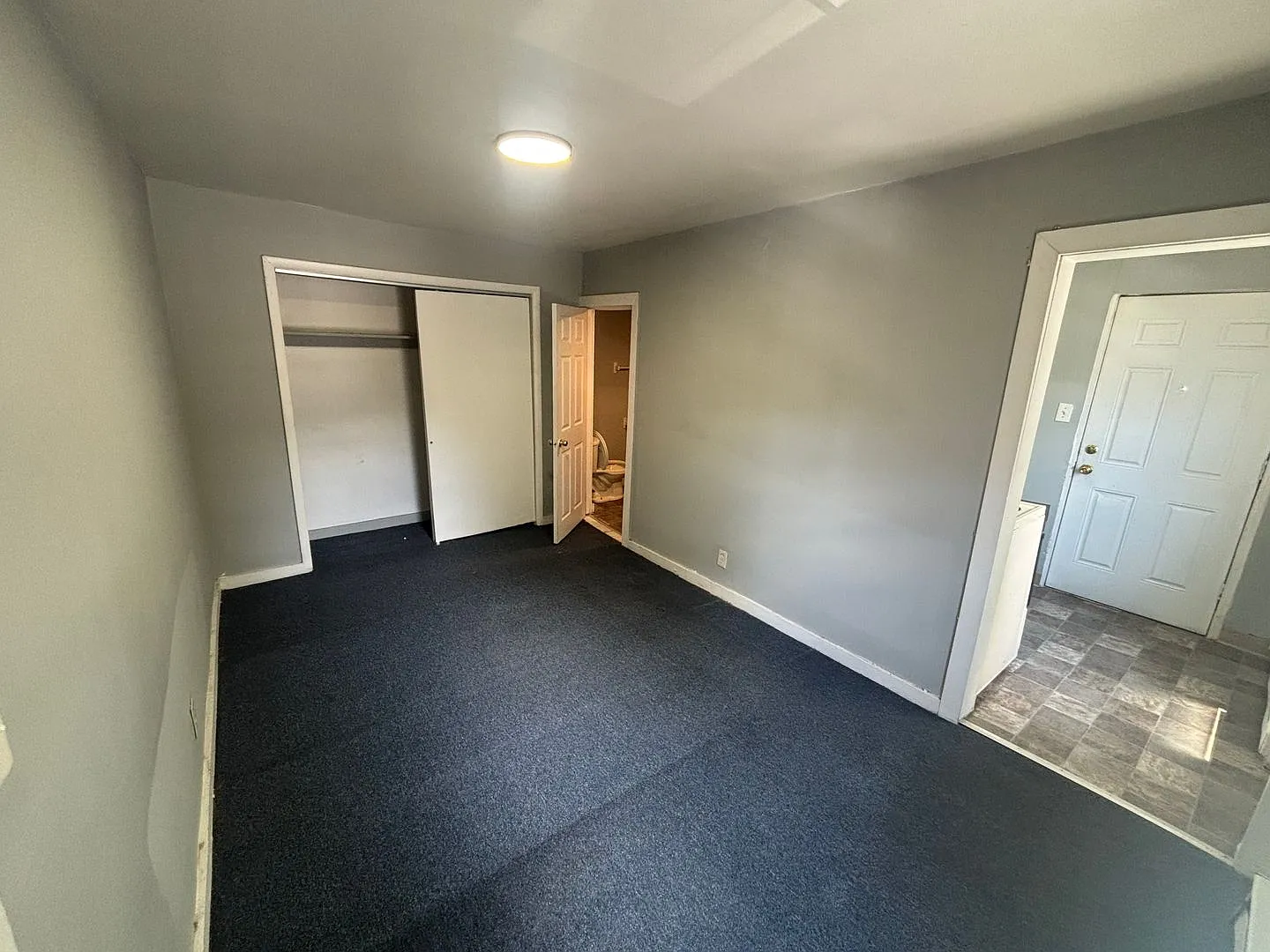 833 W Pine St — Photo 2