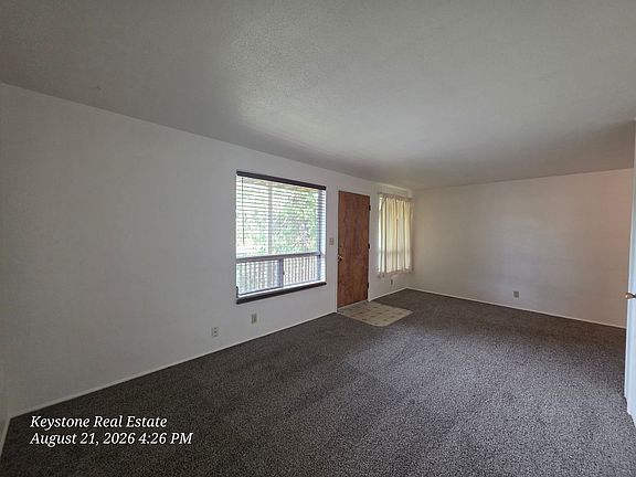 4th image of 2785 Oak St #10686
