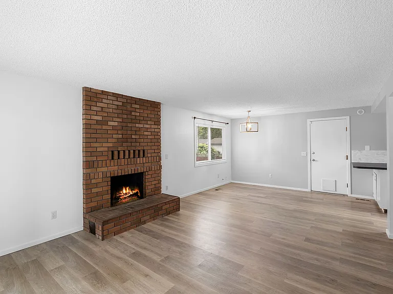 1378 NE Centurion Dr — Photo 11