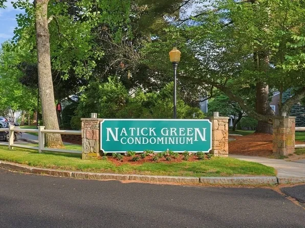 4 Post Oak Ln APT 19, Natick, MA 01760