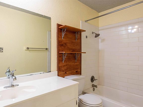 5th image of 5006 Sara Dr #B
